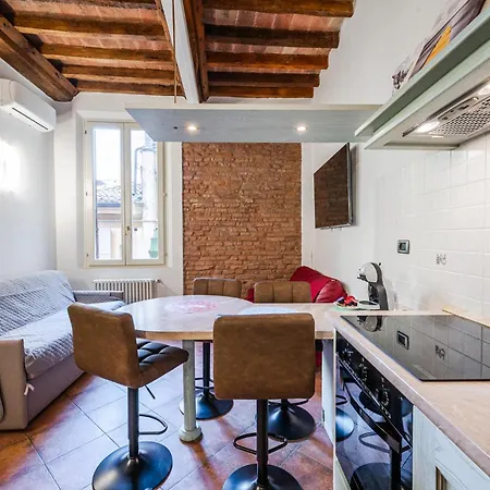 Very Near Piazza Mazzini 公寓 *