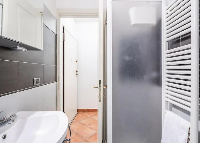 Very Near Piazza Mazzini Apartament